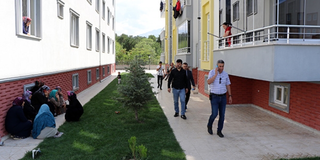 Kurs hocası evinde ölü bulundu