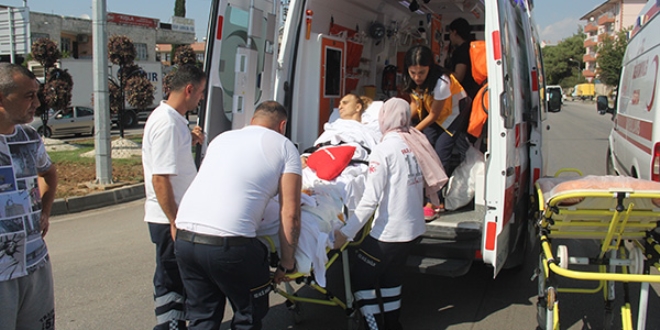 Ambulans kaza yapınca yeniden hastanelik oldu