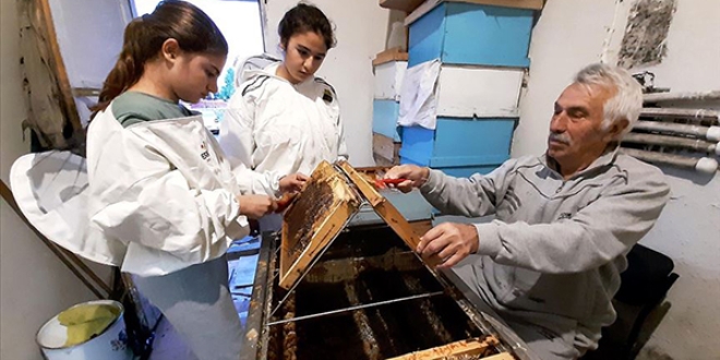 Dededen toruna 'ballı' mesai