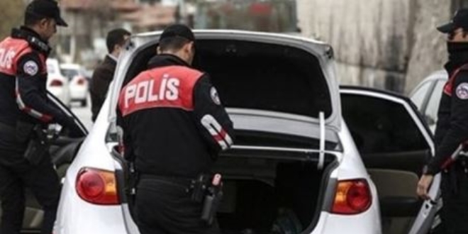 FETÖ şüphelisi yol uygulamasında yakalandı