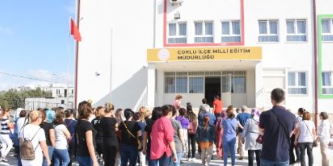 Anaokulundan ilkokula dönüştürülen okulda veli eylemi