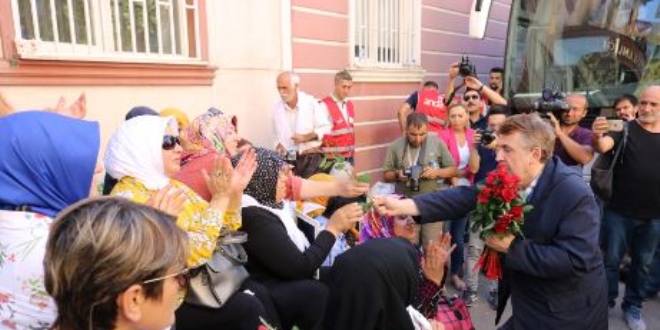 Sanatlardan, Diyarbakr annelerine destek