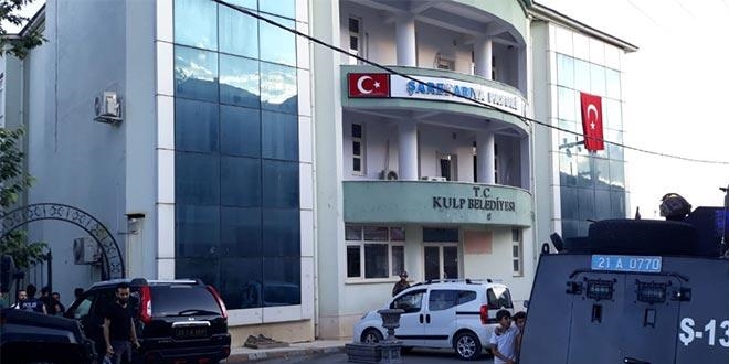 Kulp Belediyesi ve HDP İlçe Başkanlığı'nda arama