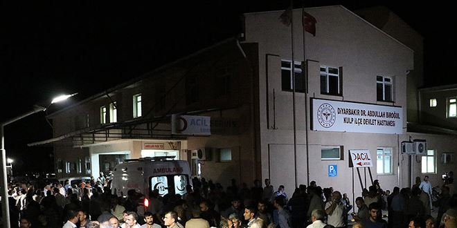 Diyarbakr annelerine destek konvoyu yola kt