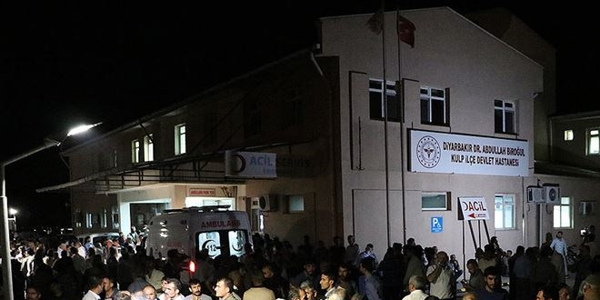 Diyarbakır annelerine destek konvoyu yola çıktı