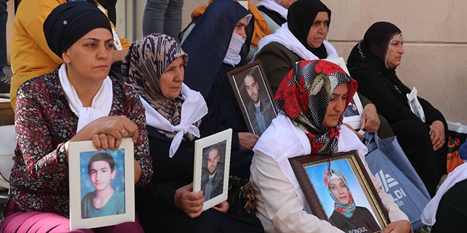 Eylem yapan ailelerden HDP hakkında suç duyurusu