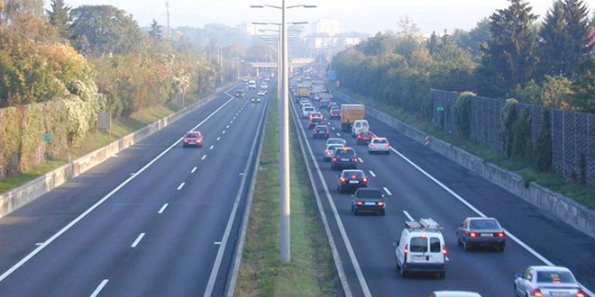 Karayollar� �al��ma olan yollar� a��klad�