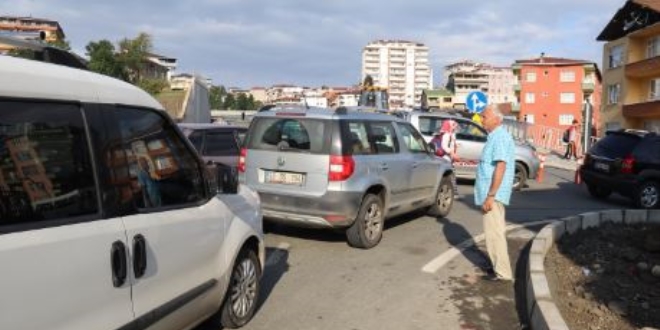 Muhtar �ocuklar i�in 'Trafik polisi' gibi �al���yor