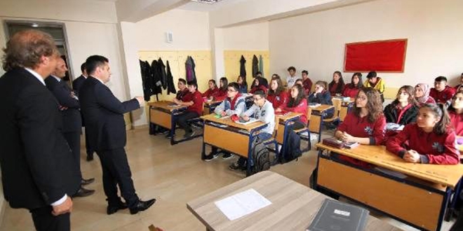 Liselere akademisyen hoca