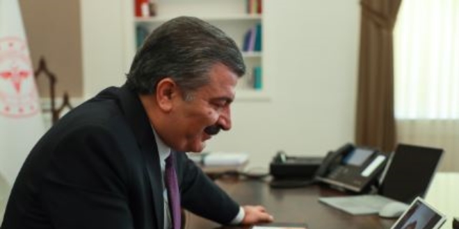 Bakan Koca'dan yılın doktoruna tebrik