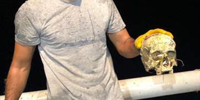 Trol a��na insan kafatas� tak�ld�