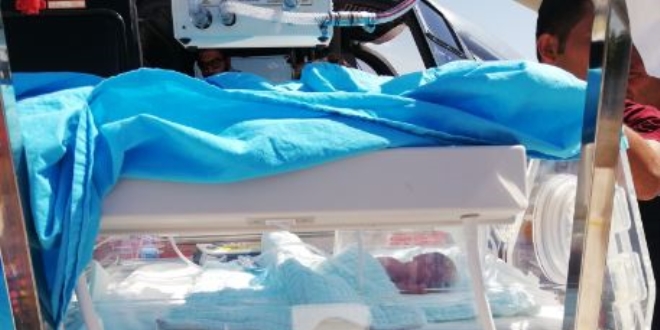 Prematüre bebek için ambulans helikopter havalandı
