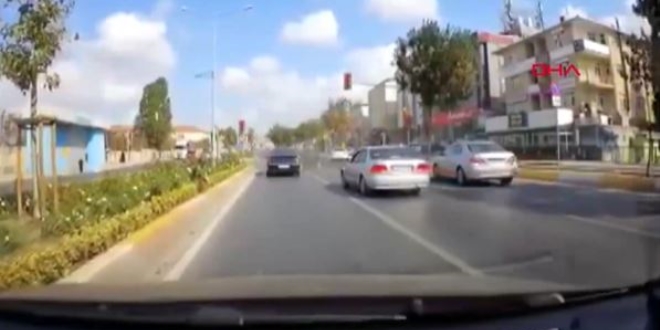 Makas atarken kazaya neden olan iki sürücü yakalandı