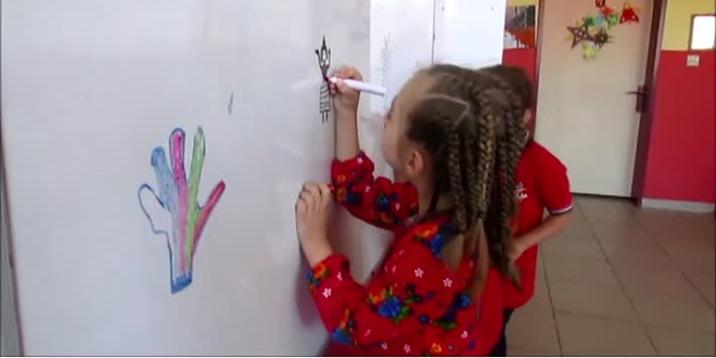 Babaanne torununun sınıf öğretmeni oldu