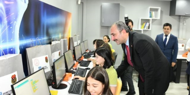 Şehit savcının isminin verildiği 'Bilim Sınıfı' açıldı