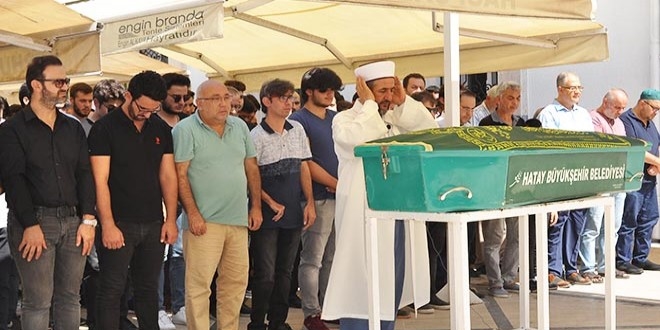 Kalp krizi geçiren Yasin öğretmen hayatını kaybetti
