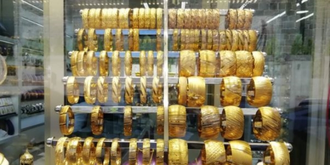 Vatandaşlar en çok gram altını tercih etti