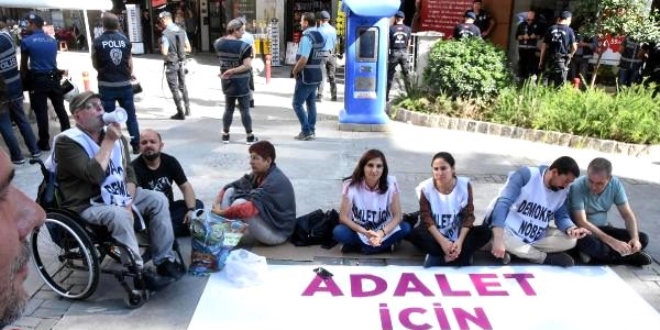 HDP'li 5 vekil, zmir'de oturma eylemine balad