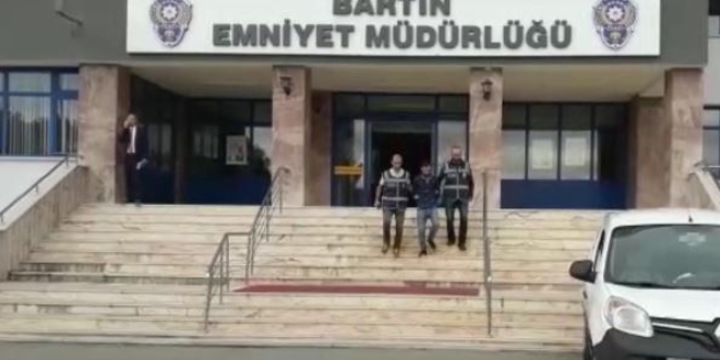 FETÖ ile korkuttukları yaşlı adamı dolandırdılar