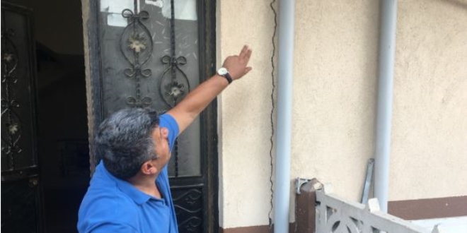 Depremin etkisi ile Tekirdağ'da binada çatlaklar oluştu