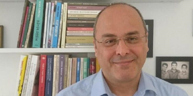 Görevi ile ilgili bilgileri açıklayan akademisyene 1 yıl hapis