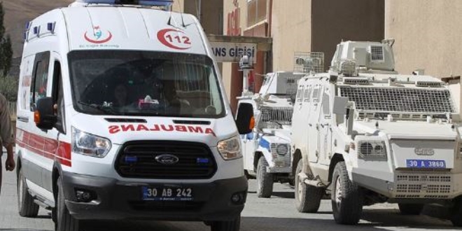 Hakkari'de yaralanan asker şehit oldu