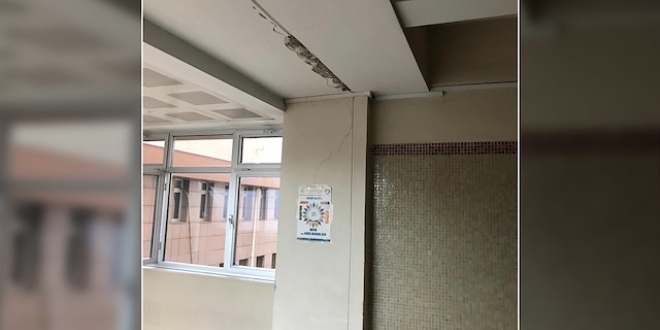 Bakırköy Adalet Sarayı'nın duvarlarında çatlaklar oluştu