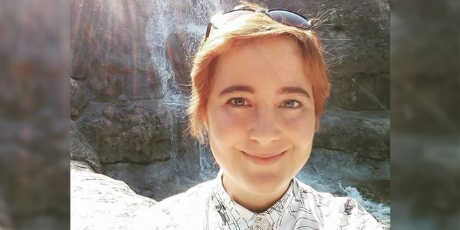 Evinin balkonundan düşen öğretmen hayatını kaybetti