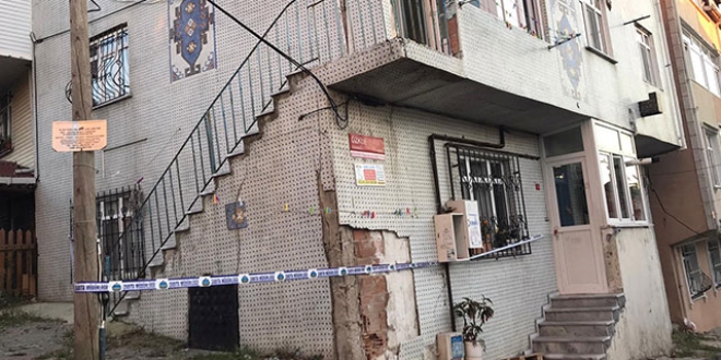 Arnavutköy'de 15 bina ve 1 okul mühürlendi