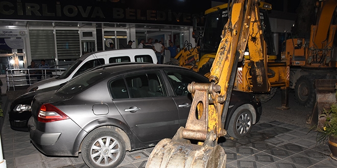 Belediye Başkanı'nın makam aracına haciz kararı
