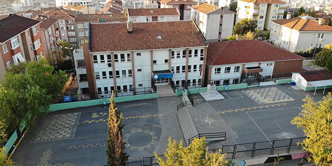 İstanbul'da ağır hasar gören okullar havadan görüntülendi