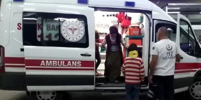 Adana'da otomobil arampole devrildi: 8 yaral