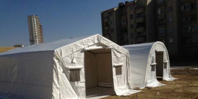 Deprem korkusu çadır bırakmadı
