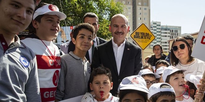 Bakan Soylu: Yayaya riayet etmeyen hemen cezayı yer