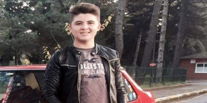 17 ya��ndaki Berkay trafik kazas�nda �ld�