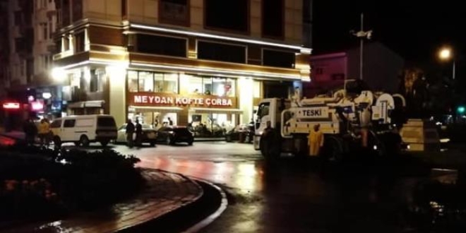 Şiddetli yağışa karşılık TESKİ ekipleri gece boyu sahada