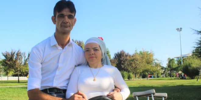 Aralarındaki 83 santimetrelik boy farkı aşklarına engel olamadı