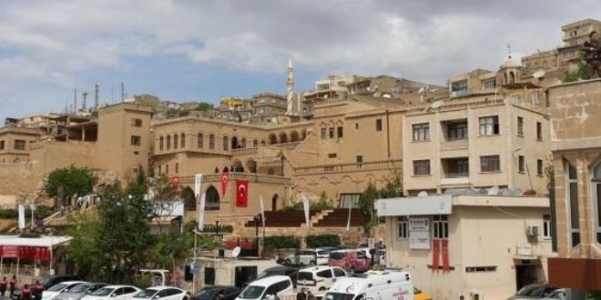 Mardin'de nöbet tutan bekçilere silahla ateş açıldı