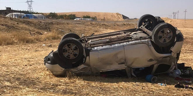 Siirt'te otomobil devrildi: 2 ölü, 3 yaralı
