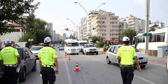 Uyuşturucu kullanan sürücünün ehliyetine el konuldu