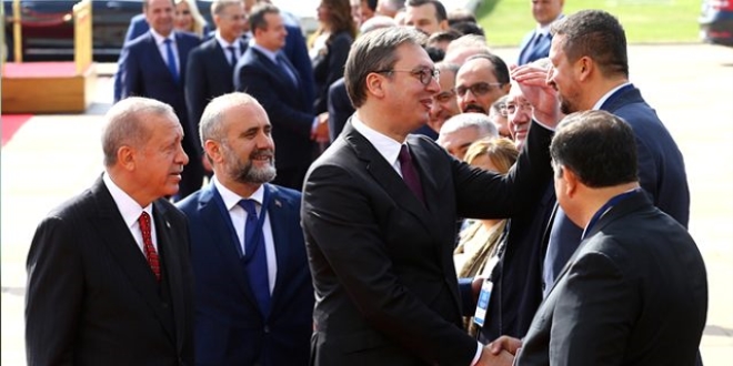 Sırbistan Cumhurbaşkanı, Hidayet Türkoğlu ile boy ölçüştü