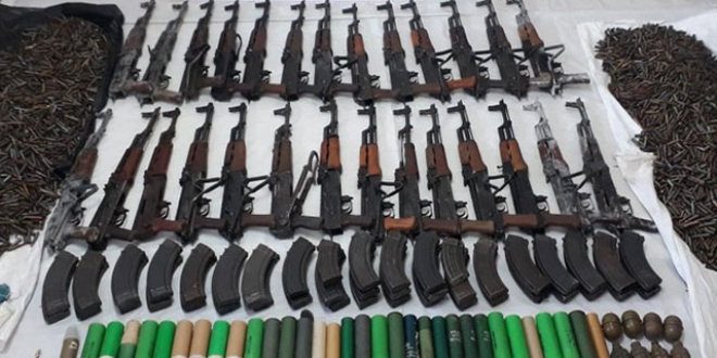 Tunceli'de teröristlerin cephaneliği ele geçirildi