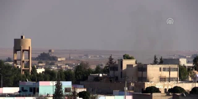 Tel Abyad'daki terör hedefleri obüs atışlarıyla vuruluyor