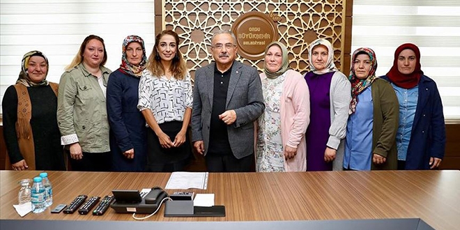 Arı sütü, kilosu 7 bin liraya satılıyor
