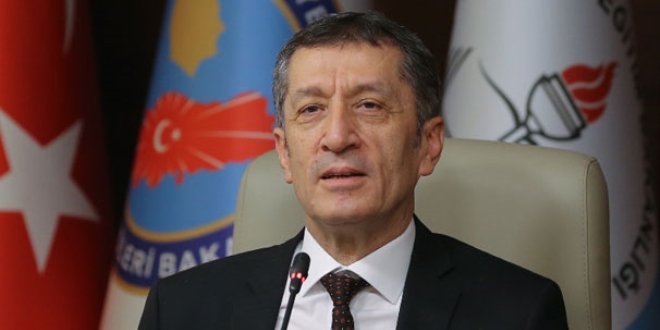 Milli E�itim Bakan� 'k�z �ocuklar�na' seslendi