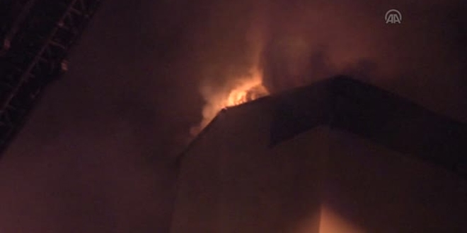 Kuran kursu binas�nda yang�n, m�dahale s�r�yor