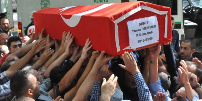 Konyalı şehidi 20 bin kişi son yolculuğuna uğurladı