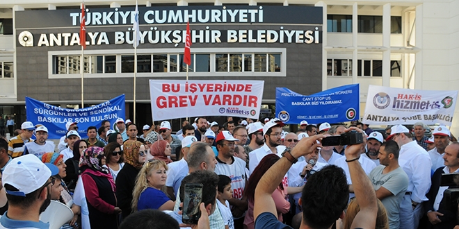 Antalya Bykehir Belediyesi'nde grev 79 gndr sryor