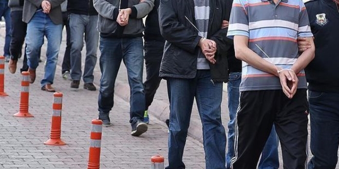 Kamu görevlilerinin de olduğu 20 kişiye rüşvet gözaltısı