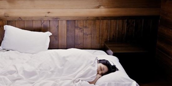 'Uyku apnesi, gece ani ölümlere yol açabilen bir sendrom'